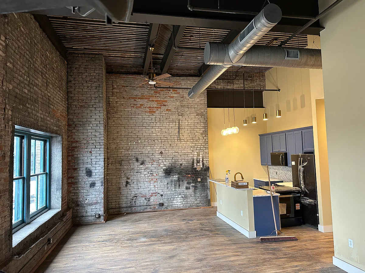 Building Photo - 725 Jefferson Ave #401