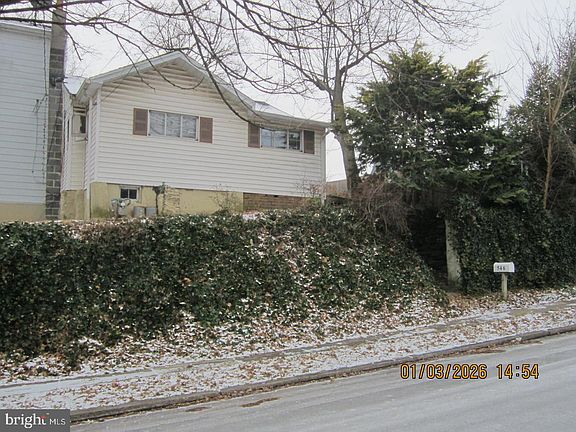 2nd image of 548 Jefferson Ave