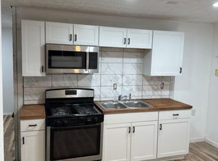 1952 Hilton Rd, Cleveland, OH 44112