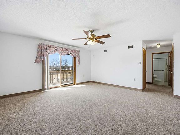 4th image of 730 S Market St APT 22