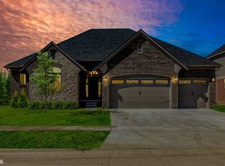 22044 E Majestic Dr, Macomb, MI