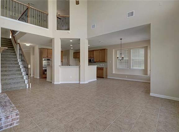 5th image of 1726 Greenside Trl