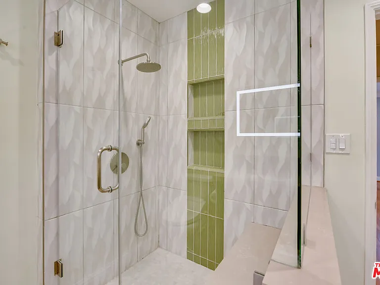 6335 W 85th Pl — Photo 16
