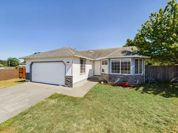 1335 Flamingo Ct, McKinleyville, CA 95519