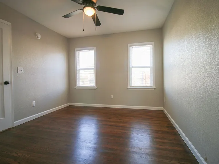 2018 E 12th St Fourplex — Photo 12