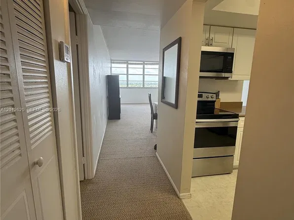 1301 Miami Gardens Dr, Miami, FL