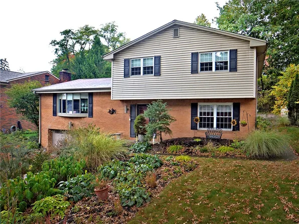 213 Thornberry Dr, Pittsburgh, PA 15221