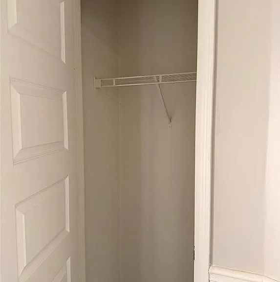 559 Madison Park Dr — Photo 15