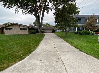 41523 Gloca Mora St, Harrison Township, MI