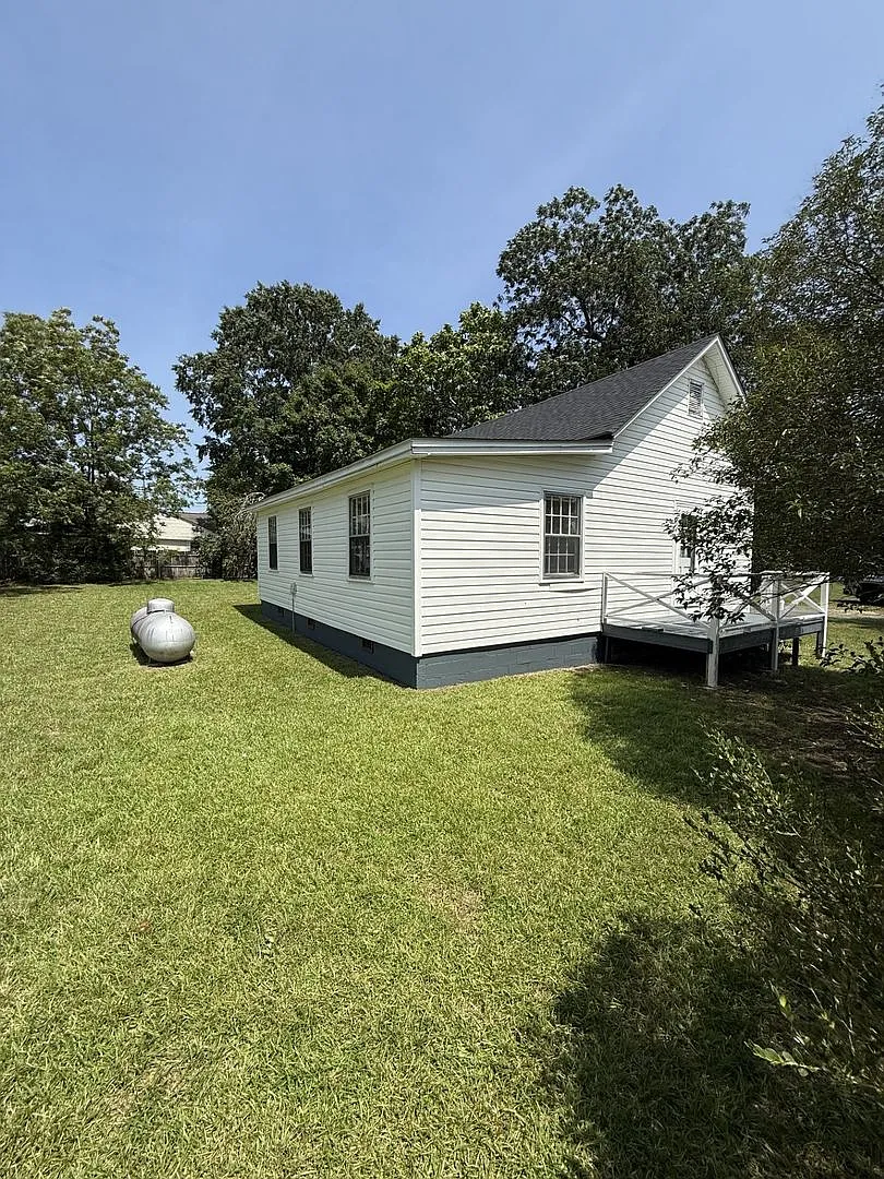 3 bd 2 ba House — Photo 4