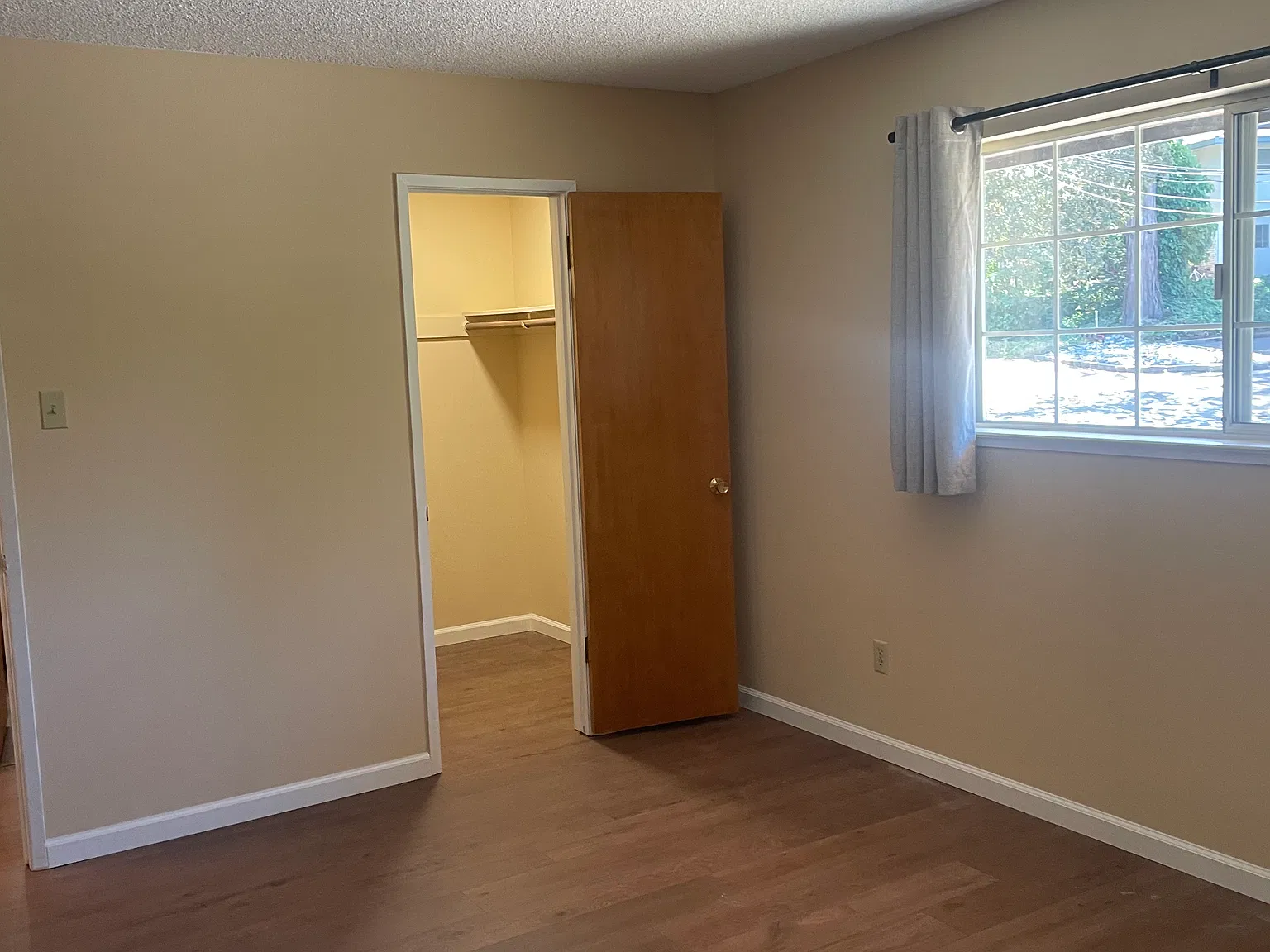 Dorer Dr, Auburn — Photo 4