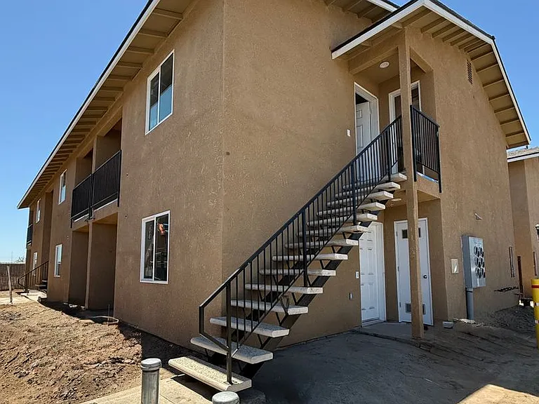 3328 N Marks Ave — Photo 1