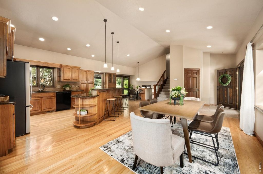 3231 Nelson Ln