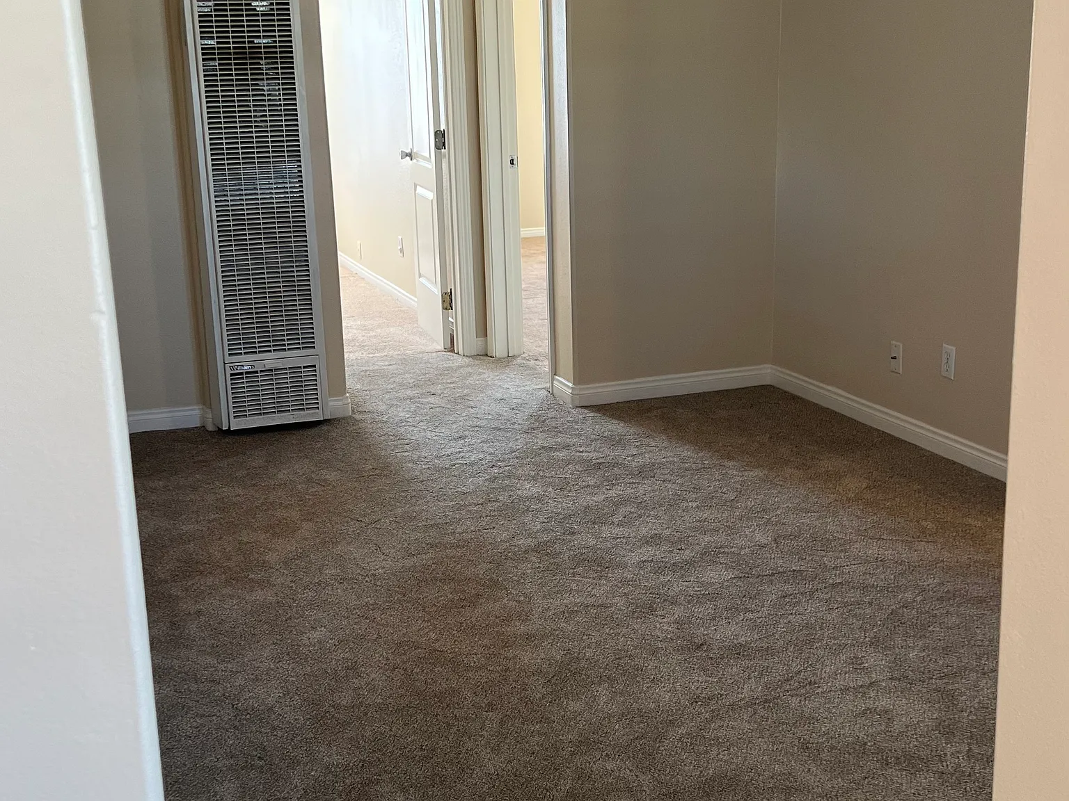 2 bed, 990 sqft, $2,850 — Photo 2