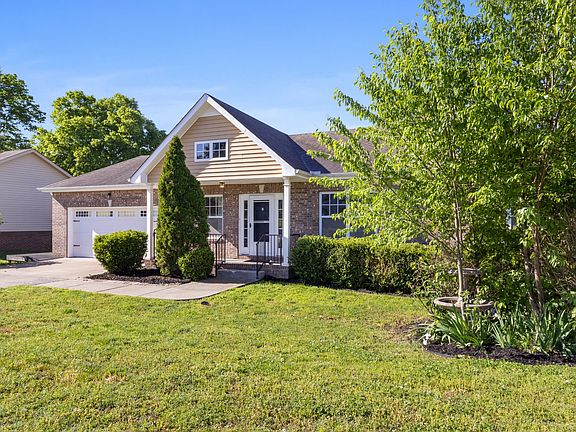 3rd image of 3484 Clover Hill Dr