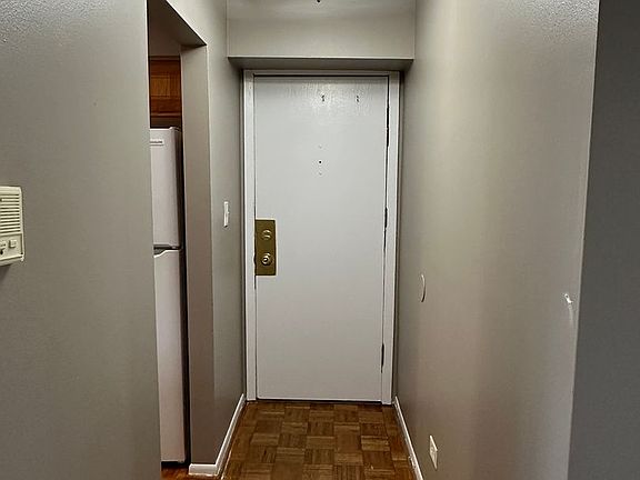 2nd image of 921 Buccaneer Dr APT 6