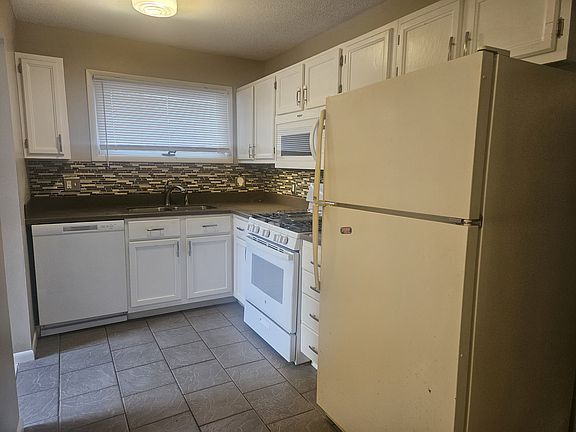 5th image of 2235 Winton Ave
