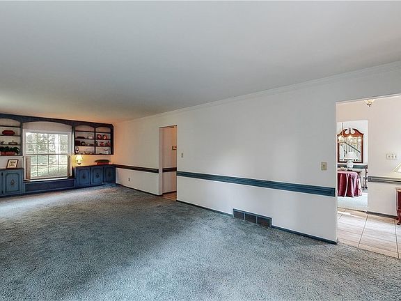 4th image of 332 Keith Ave