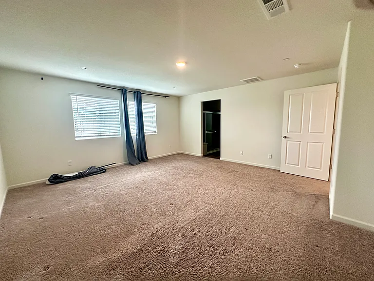 301 Welton Ct — Photo 14