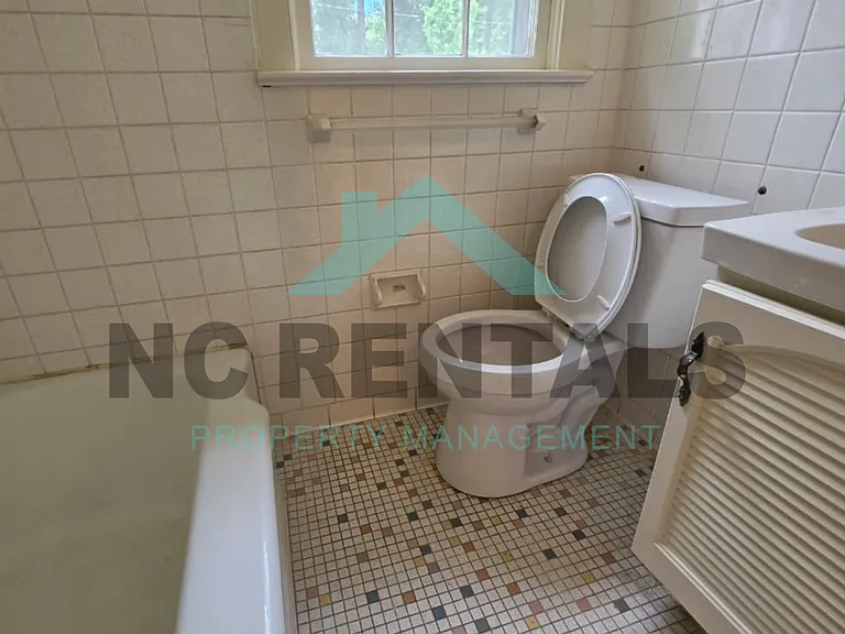 1313 Holman St — Photo 18