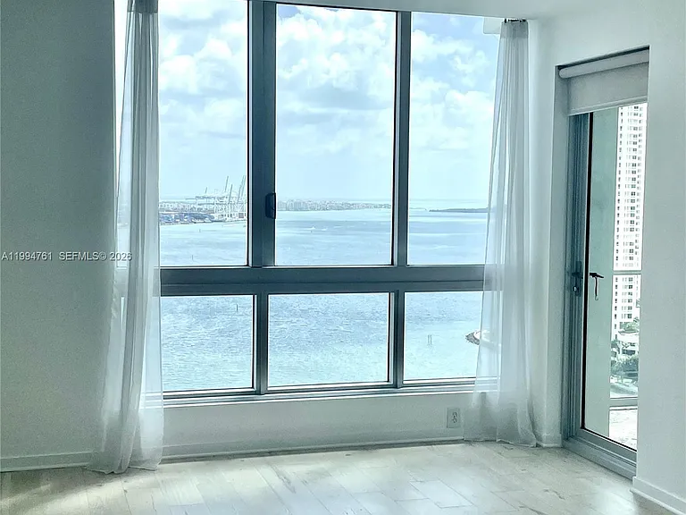 300 S Biscayne Blvd #T-2012 — Photo 8