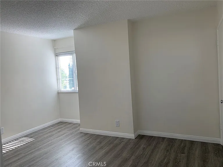 656 Lemar Park Dr — Photo 5
