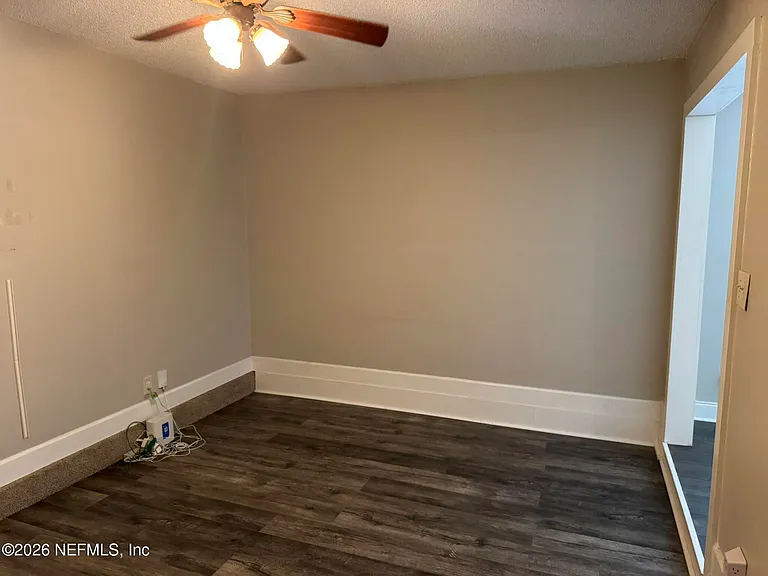 2120 Blair Rd S — Photo 11