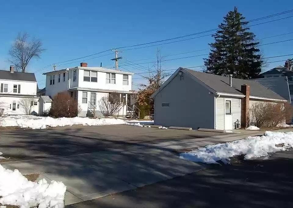 2nd image of 290 East St