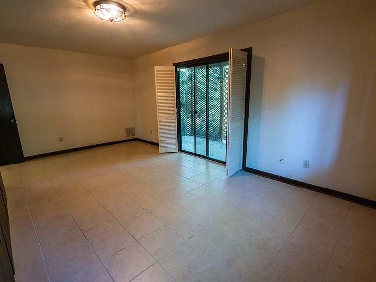 3322 Robinhood Rd — Photo 36