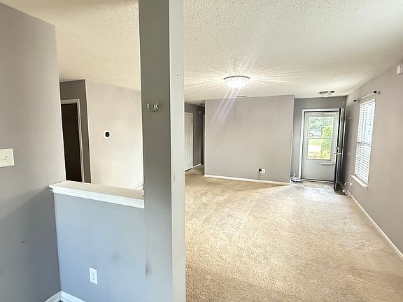3rd image of 9032 Wandflower Dr