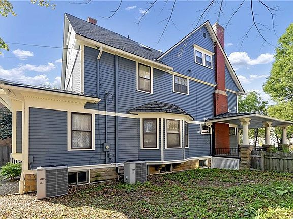 3rd image of 12061 Lake Ave