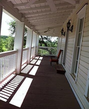 5th image of 200 Eastwood Ln