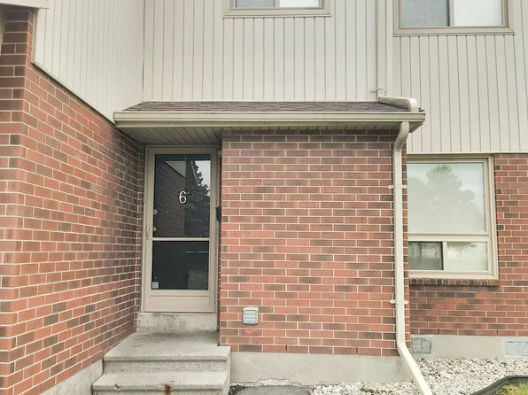 971 Gulf Pl #6, Ottawa, ON K1K 4E3