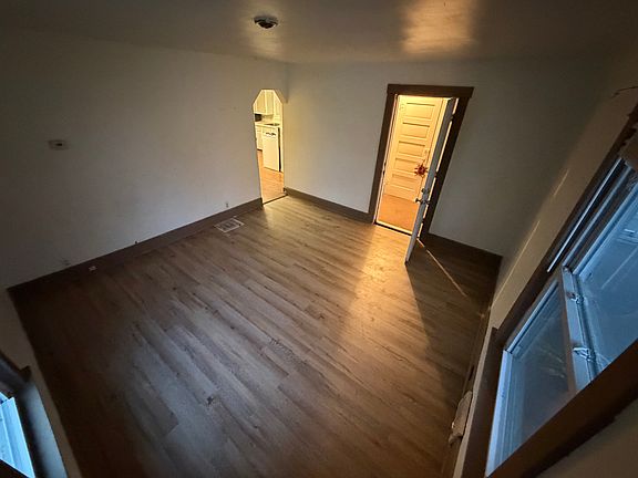 4th image of 307 W Wendell St APT 1