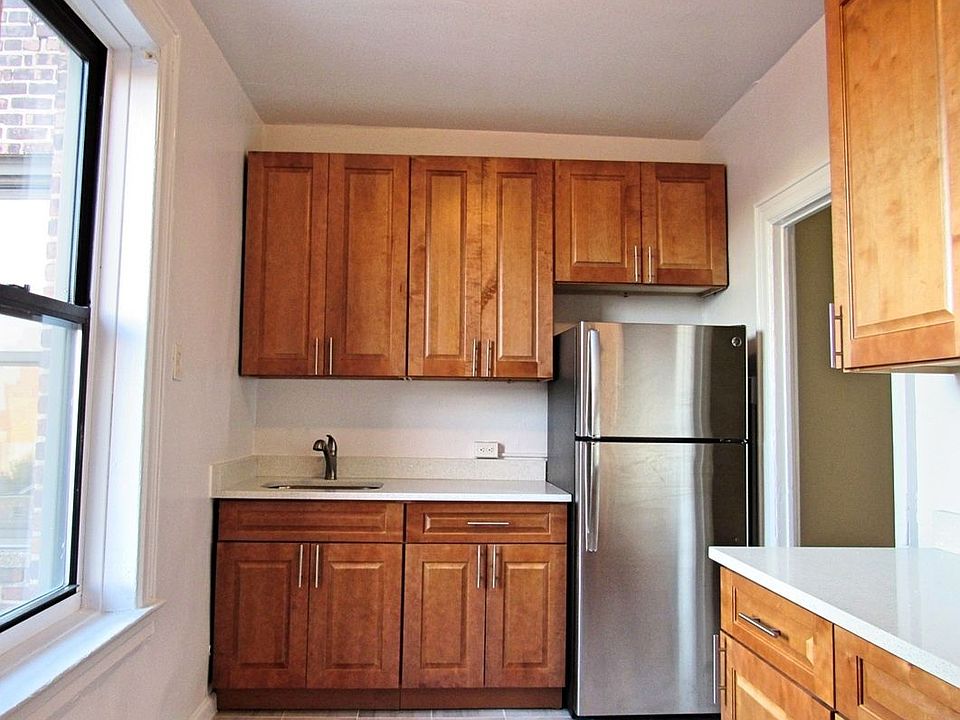 1st image of 2823 42nd St APT D1