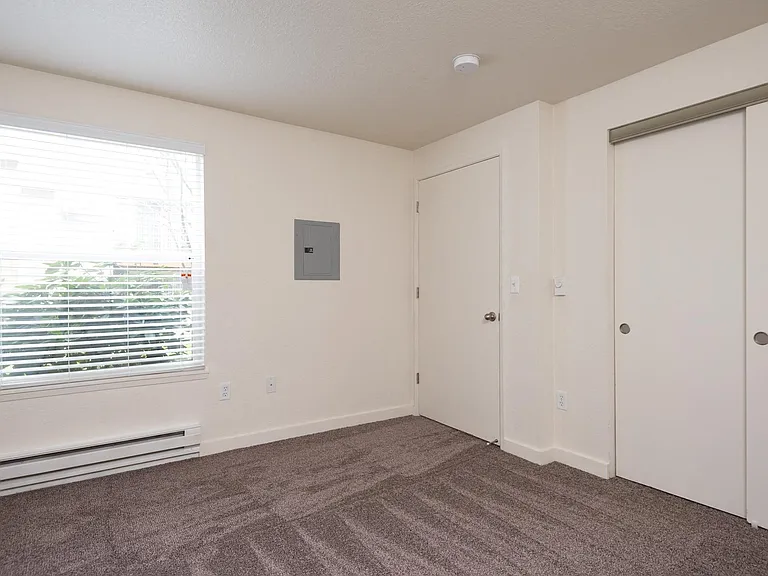 Courtside Apartments — Photo 2
