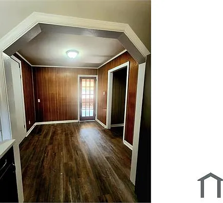 490 Hall St — Photo 13
