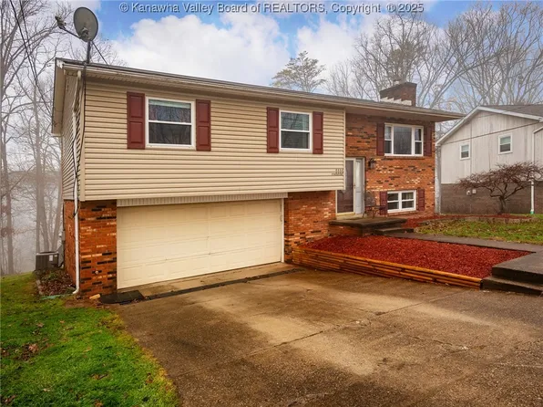 1111 Ivywood Ln, South Charleston, WV 25309