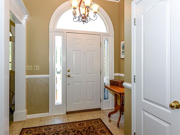 4th image of 1877 Southcliff Dr