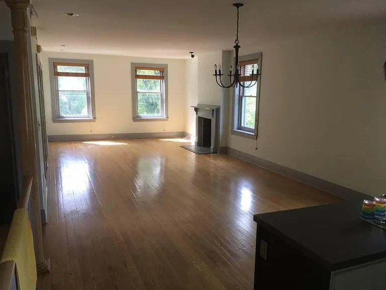301 Roup Ave #2 — Photo 5