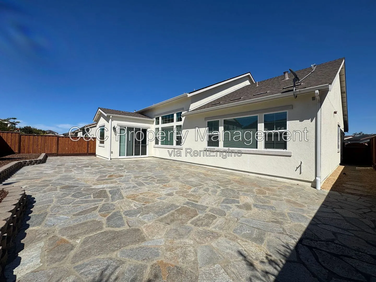4 bed, 3.5 bath, 2733 sqft, $5,200 — Photo 1