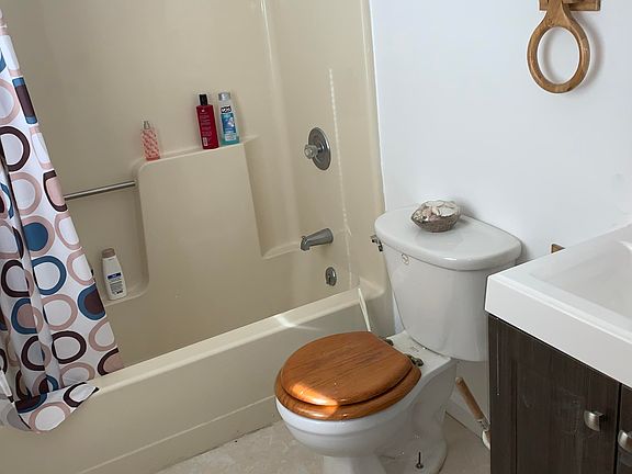 4th image of 161 Saint Andrews Dr