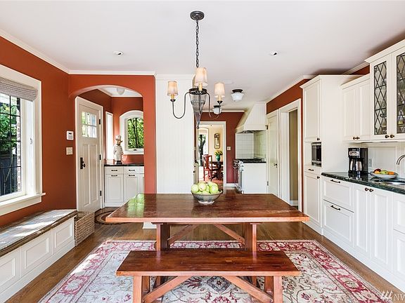 5th image of 2814 W Park Dr E