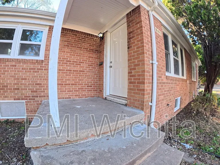 6165 E Boston St — Photo 2