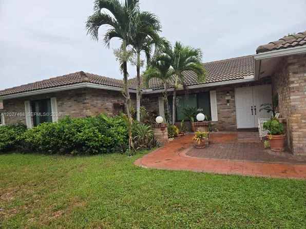 913 NW 110th Ln, Coral Springs, FL 33071