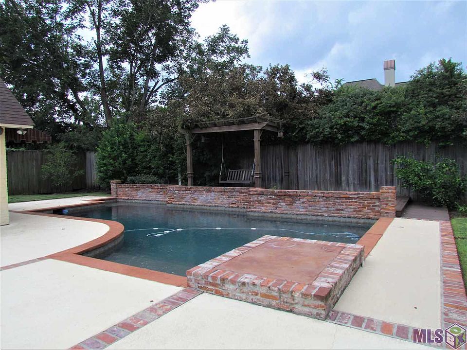 1st image of 17912 Heritage Estates Dr