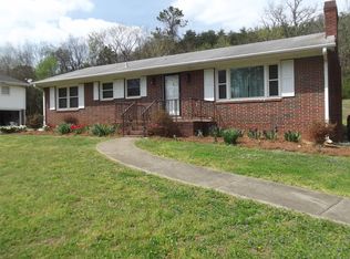 1961 Burgoyne Ct, Winston Salem, NC 27107