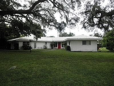 Beautiful oak fill property