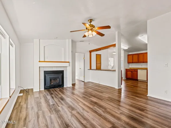 103 Lenseigne Pl, Moxee, WA 98936