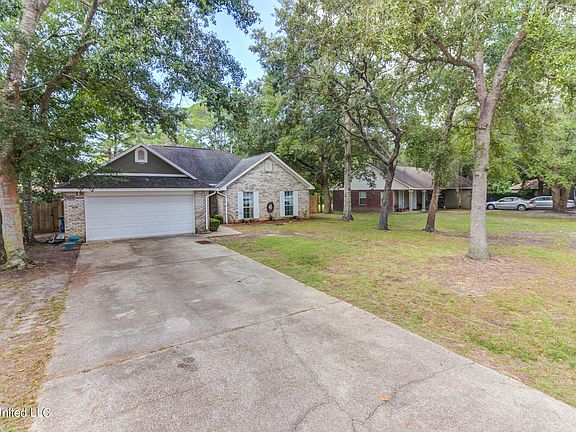 3rd image of 7113 Oakhurst Dr